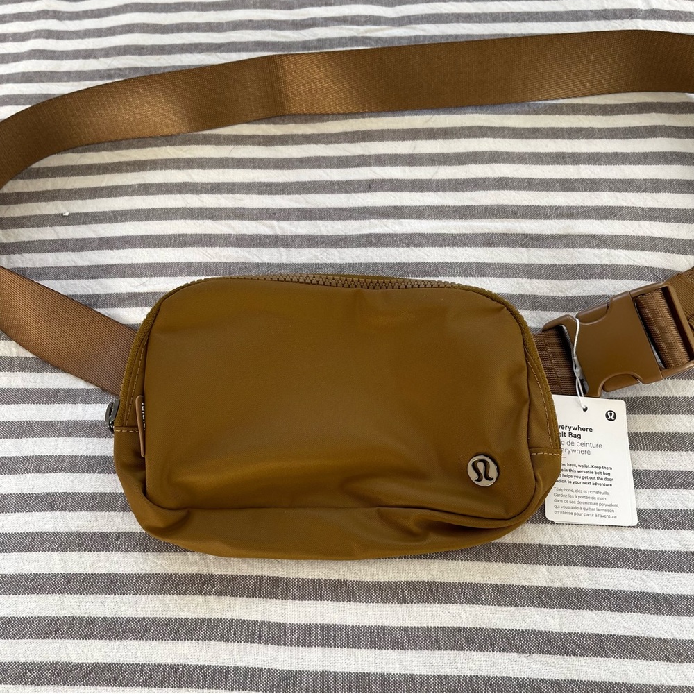 Lululemon Everywhere Belt Bag